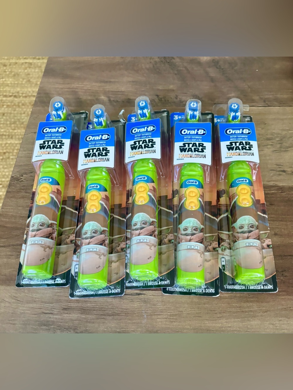 NWT Oral-B Kids Star Wars
Mandalorian Grogu
Battery Toothbrush 5 Pack/ Sealed